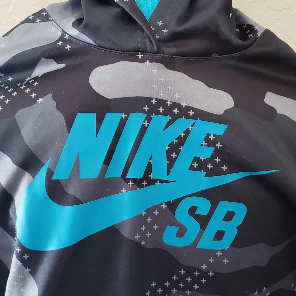 Boys nike cameo hoodie sweatshirt,  medium